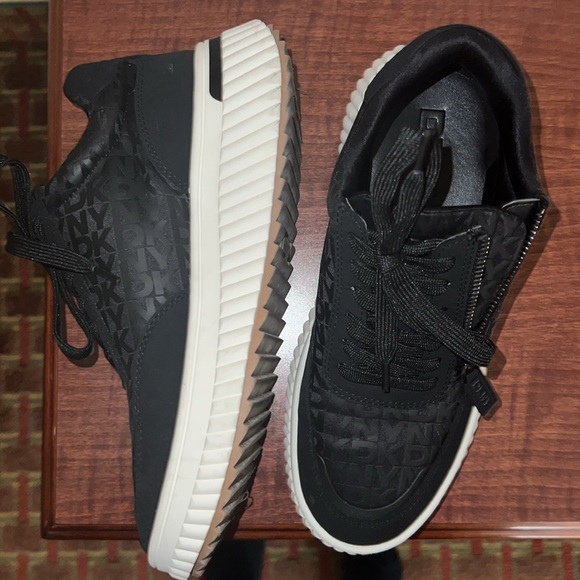 DKNY shoes - Picture 7 of 8